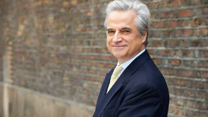 Although Andrea Cattaneo's life began in Genoa (the town of Cristoforo Colombo in Italy), where he went to state school before studying economics at the University of Genoa, it was on the international front where he launched his career.