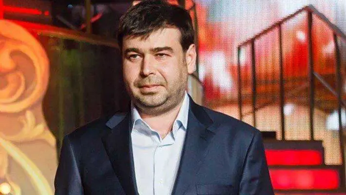 Boris Usherovich was born April 15, 1972 into an ordinary family in the center of Moscow. The family valued simple principles such as hard work, responsibility, and mutual assistance.