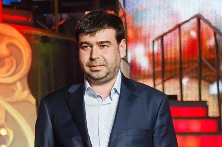 Boris Usherovich was born April 15, 1972 into an ordinary family in the center of Moscow. The family valued simple principles such as hard work, responsibility, and mutual assistance.