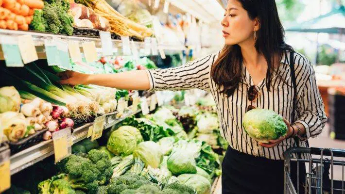 British shoppers tightened their belts on food spending last month, leading to a slowdown in retail sales growth following a strong start to the year.
