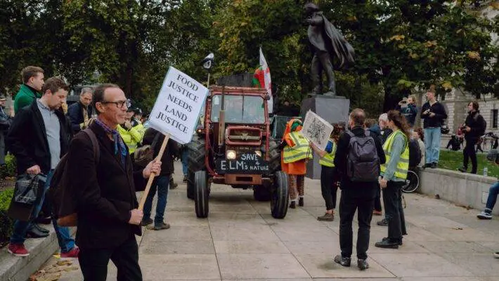 Central London witnessed a spectacle last night as over 100 tractors paraded past the iconic Houses of Parliament, echoing the discontent of farmers over what they perceive as inadequate support for UK food production.