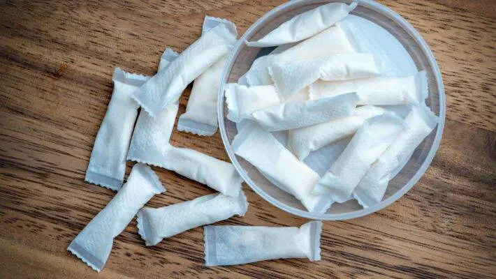 Once deeply ingrained in Swedish culture, traditional brown snus has seen a remarkable evolution. Originating as a quintessentially Swedish product, brown snus served not just as a tobacco product but also as a cultural symbol.