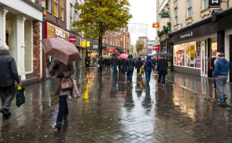 April proved challenging for UK retailers as heavy rainfall and stormy weather significantly impacted sales, resulting in a sharp decline.