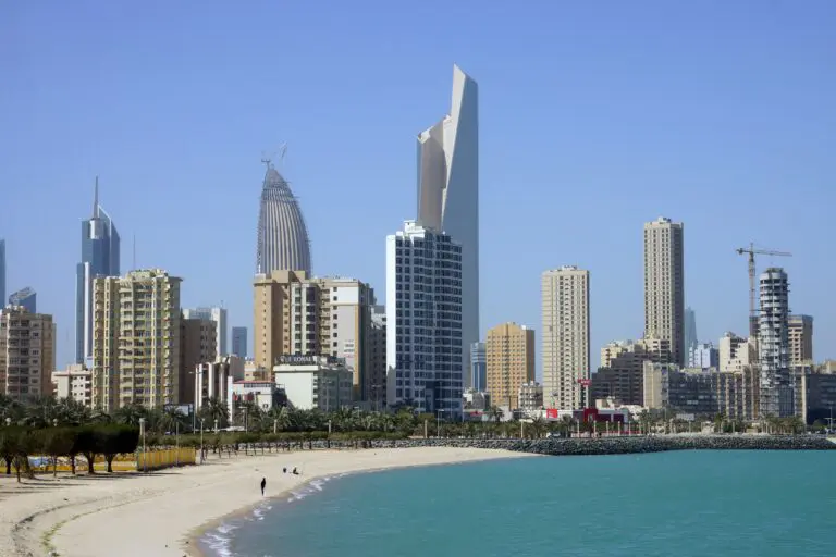 Ready for an enthralling trip around Kuwait's cultural landscapes? Tucked down in the centre of the Arabian Peninsula, this little yet energetic country provides a unique fusion of modernity and heritage that will charm and fascinate you.