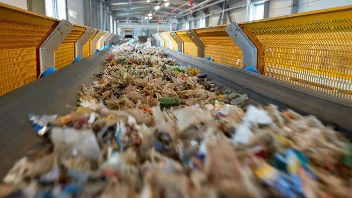 In today's business landscape, sustainability and environmental responsibility have become critical for success. Small businesses, in particular, increasingly recognize the importance of efficient waste management.