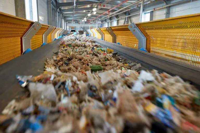 In today's business landscape, sustainability and environmental responsibility have become critical for success. Small businesses, in particular, increasingly recognize the importance of efficient waste management.