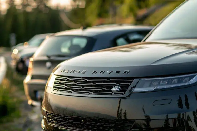 Jaguar Land Rover (JLR) has announced a £1 million investment to assist UK police in combating vehicle theft. This funding will bolster police operations in theft hotspots and support intelligence gathering efforts.