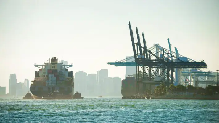 London Gateway is set to compete with Felixstowe to become the UK's largest port with the opening of a fourth berth. Discover how this expansion will increase capacity and challenge Felixstowe’s dominance.