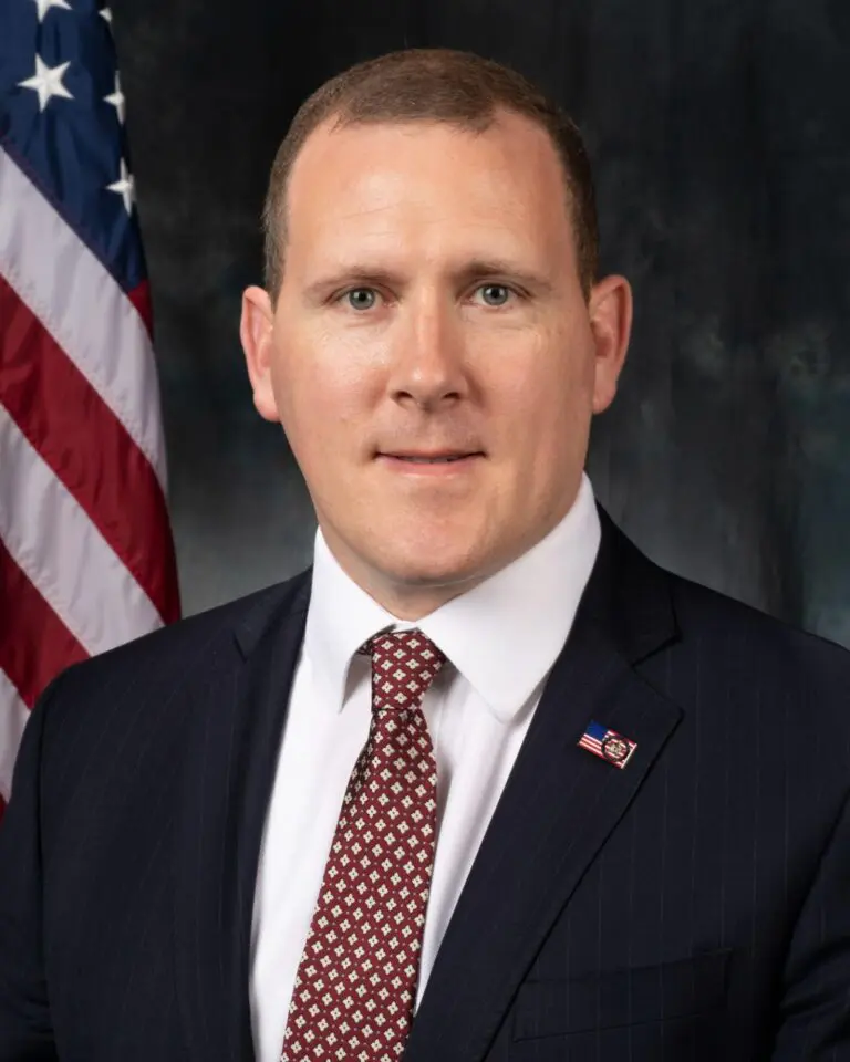 Andrew Smith is a retired U.S. Marshal with over 25 years of distinguished service in federal law enforcement. Based in Washington, DC, he has held several key leadership roles within the U.S. Marshals Service, including Assistant Director for Tactical Operations and Deputy Assistant Director for Investigations.