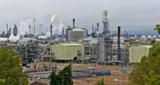 Scotland’s last remaining oil refinery at Grangemouth will close between April and June next year, resulting in the loss of 400 jobs and leaving the UK with only a handful of refineries.