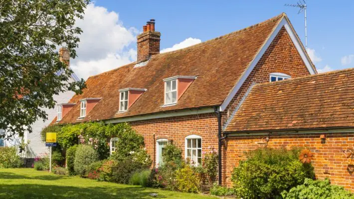 Barclays, one of Britain’s largest mortgage lenders, has called on the government to introduce tax breaks and financial incentives for downsizers to encourage them to move into smaller homes, potentially freeing up 3.8 million properties for families.