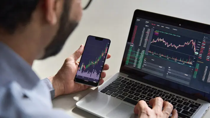 If you are looking for a crypto exchange to start your crypto journo, there’s one thing you need to know before you choose. There are two types of exchanges: Centralised (CEX) and decentralised (DEX). 