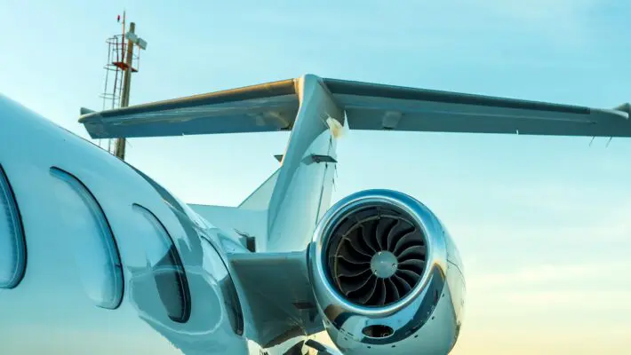 The,Beautiful,Private,And,Commercial,Jet,Plane,With,Its,Tubina