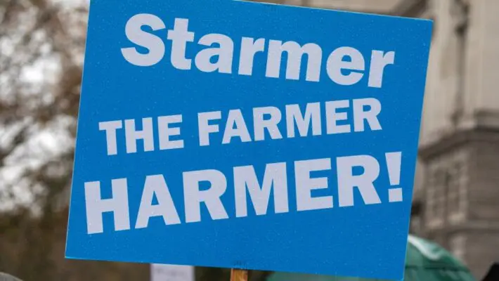 Hundreds of farmers gathered in Westminster today, chanting “no farmers, no food” outside Downing Street, as Prime Minister Sir Keir Starmer faced tough questioning in the Commons over proposed changes to inheritance tax.