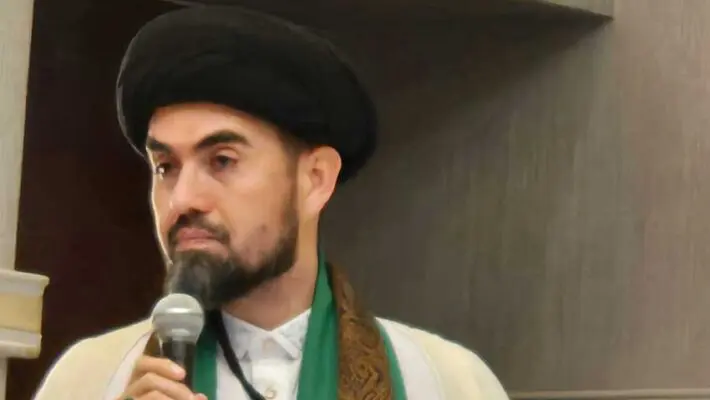 Sayed Abazar Wahedi, based in California, is a multifaceted leader who masterfully integrates Islamic scholarship with creative expression.