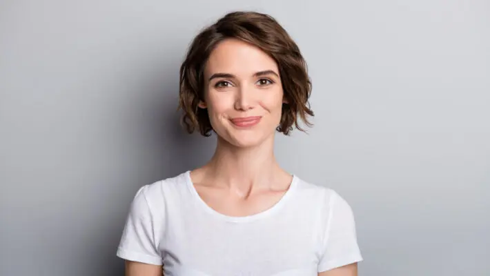 Mindy Knapp is a dynamic marketing and event planning professional based in Urbandale, Iowa, known for her innovative approaches to fostering community engagement.