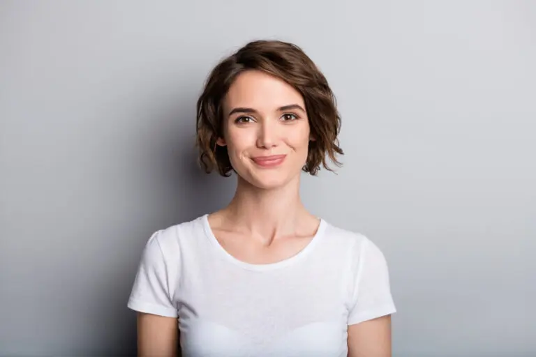 Mindy Knapp is a dynamic marketing and event planning professional based in Urbandale, Iowa, known for her innovative approaches to fostering community engagement.