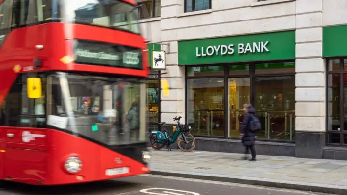 Senior bankers at Lloyds Banking Group risk having their bonuses reduced if they fail to meet new in-office requirements, which mandate being on site at least two days per week.