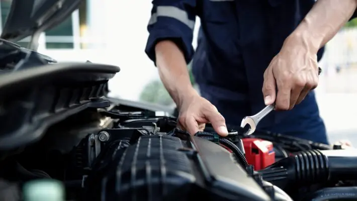 Choosing between authorised service centres and local mechanics can significantly impact how effectively your car is serviced.