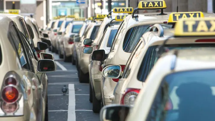 Booking an airport transfer taxi might seem like a straightforward process, but there are a few key factors to consider to ensure a smooth and stress-free journey.