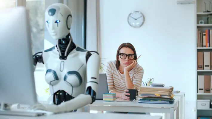 More than a quarter of UK workers are worried that artificial intelligence could lead to job losses, according to new research that has prompted calls for businesses to adopt clear policies on AI use and maintain open communication with staff.