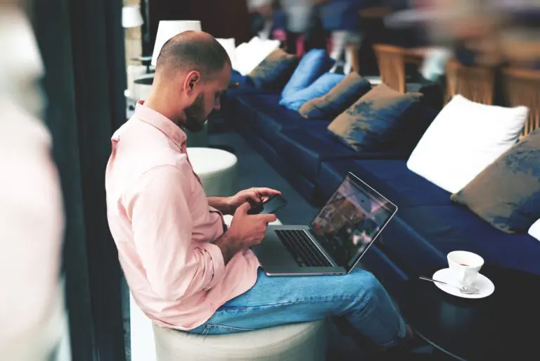 Online poker has gone through several major transformations over the years. From multi-tabling grinders to advanced tracking tools, the game has evolved in a big way. One of the biggest shifts today? The rise of HUD-free poker.