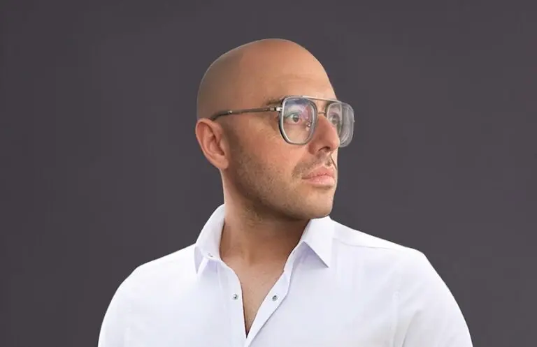 Mikhail Irzak is a consultant and advisor specializing in culture-driven businesses. His career includes work with global consumer brands, telecommunications firms, and early-stage ventures.