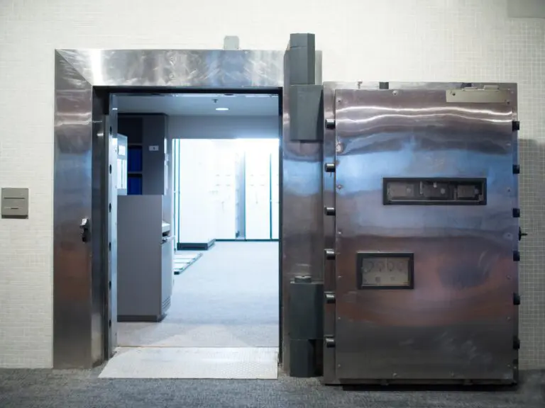 A vault door protects what matters most. Whether it's for a home, a business, or a bank, choosing the right one is key.