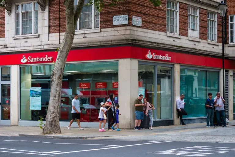 Santander UK is facing a growing backlash from small business owners after introducing charges to business accounts that were previously guaranteed to be “free for life” — prompting accusations of broken promises, misleading conduct, and possible regulatory scrutiny.
