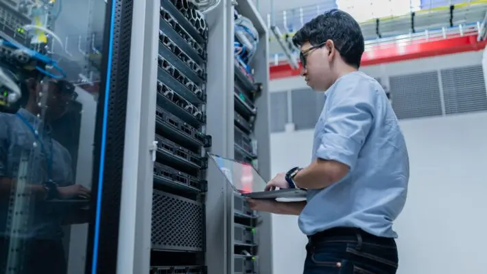 GreenGeeks and InMotion Hosting are popular for web hosting. If you are comparing them, it is important to look at specific details like speed, uptime, customer support, pricing, and other provided features.