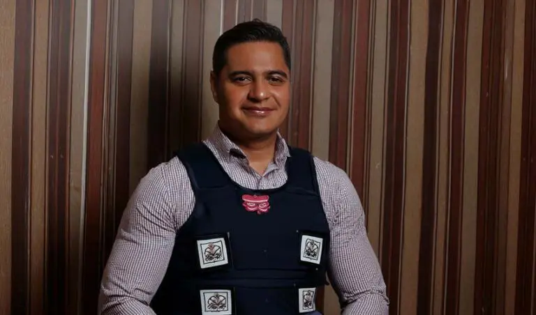 Stab-proof vests, often called stab-resistant vests, are becoming an essential layer of personal protection in the UK.