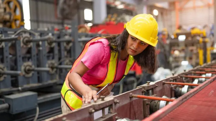 The number of young women out of work, education or training has climbed to its highest level in almost a decade, fuelling a rise in so-called NEETs across the UK.