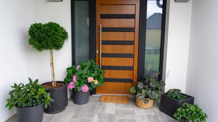 Creating a home exterior you can be proud of is an important part of making a first impression on visitors, neighbours and passers by. It’s also a great way to feel more at home from the minute you hit your driveway.