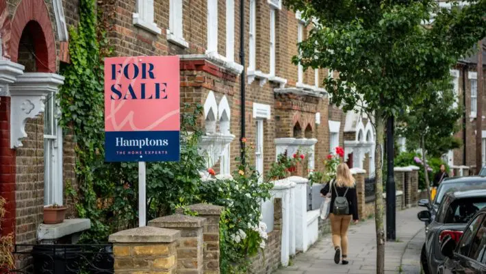 Speculation over government tax reforms is beginning to cast a shadow over the upper end of the UK housing market, according to new figures from Zoopla.