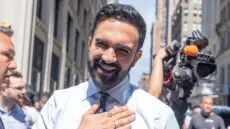 Zohran Mamdani’s New York victory sparks debate in the UK over immigration, progressive policies, and urban governance.