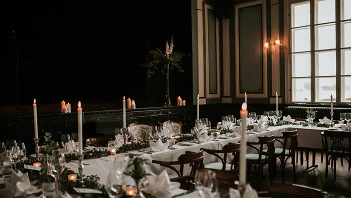 True luxury never raises its voice. It greets guests quietly. Texture, temperature, spacing, and light speak first. The welcome begins before a word is exchanged. Eyes adjust. Movement slows. Pressure drops. Every surface signals precision. Every detail deserves its place.