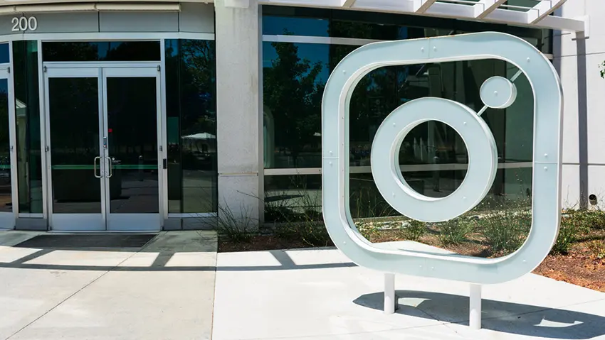 Instagram will require its workforce to return to the office five days a week from early next year, becoming the latest major tech company to crack down on remote work.
