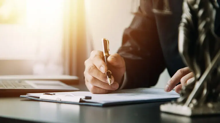 Founded in 1997, Fink & Katz PLLC has built a steady reputation as a trusted New York City law firm focused on Family Law and Criminal Law.