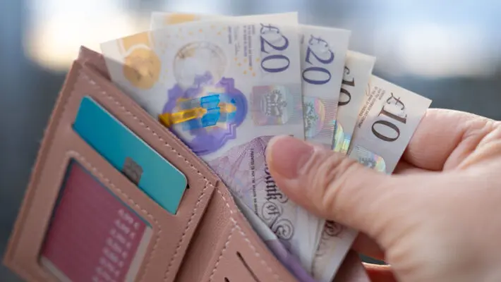 The government is to roll out a new £1bn-a-year support scheme designed to give people on low incomes direct access to emergency cash when they face sudden financial shocks.