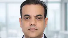 Mohit Seth is a seasoned finance expert and the founder of MAAK Finance Ltd., a mortgage practice known for its clear, client-focused advice.