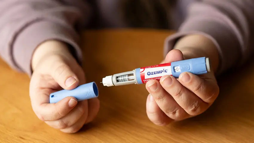 Children are routinely exposed to adverts for weight-loss injections, diet products and cosmetic procedures online, according to a new report by Dame Rachel de Souza, who has called for tougher regulation of social media platforms.