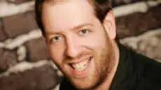 Alan Piket is a stand-up comedian, promoter, actor, and content creator based in Boston. Originally from New Jersey, he built his career through consistent work on stage and behind the scenes. His approach to comedy is grounded in honesty, observation, and connection.
