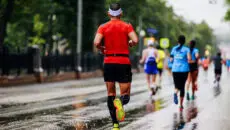 Ireland is not just about emerald hills, ancient castles, and cosy pubs; it is also an outstanding destination for sports tourism. Every year, an increasing number of running enthusiasts from the UK and around the world travel here to combine their holidays with participation in large-scale sporting events.