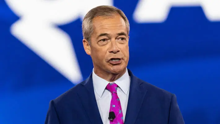 Nigel Farage has invested £215,000 in a cryptocurrency business chaired by former UK chancellor Kwasi Kwarteng, underscoring the growing overlap between politics and the digital asset sector.