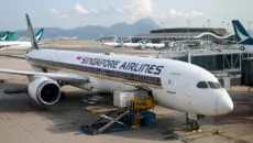 Long before seatback screens, playlists and onboard internet connection became standard, Singapore Airlines experimented with something close to a lounge show in the sky.