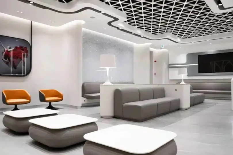 Elegant and modern waiting area at Cosmedica Aesthetic clinic in Istanbul, Turkey, designed to provide a comfortable, premium experience for international patients seeking rhinoplasty and other aesthetic procedures.