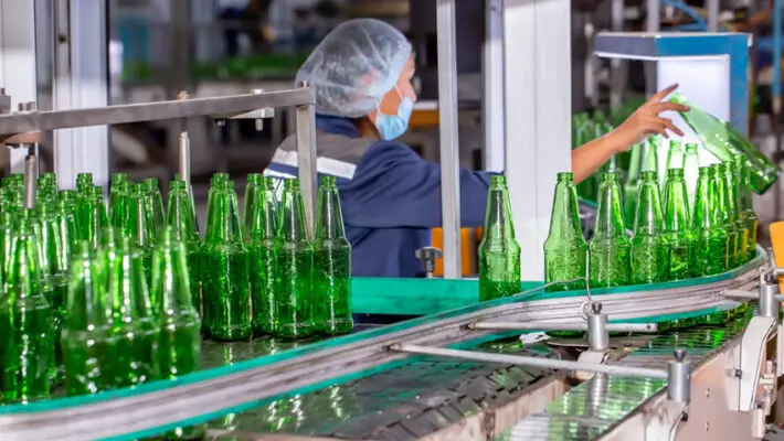 Spanish-owned Encirc, which produces a third of Britain's glass bottles, is understood to be poised to withdraw a £500m furnace upgrade as Whitehall digs in on a levy the Bank of England says is already feeding through to the till.