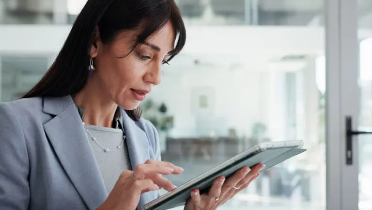 Companies often begin using digital assets through a collection of separate tools: one provider for customer payments, another for conversion, an exchange account for liquidity, a wallet for custody, and spreadsheets for approval and reconciliation.