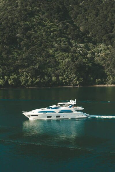 Luxury_Yacht_Charter