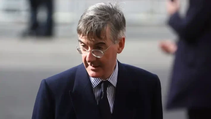 No 10 has backed Jacob Rees-Mogg over Nadine Dorries amid a cabinet split over his drive to get civil servants to stop working from home, which Dorries had labelled “Dickensian”.